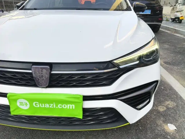 Roewe i5 — Фото автомобиля 23