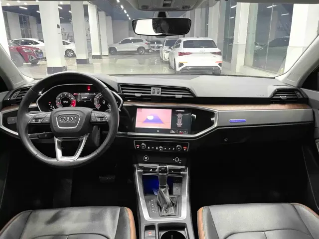 Audi Q3 — Фото автомобиля 9