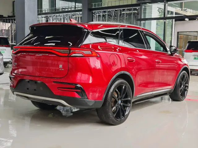 BYD Tang — Фото автомобиля 10