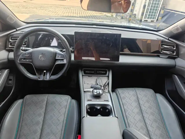 BYD Qin L — Фото автомобиля 7