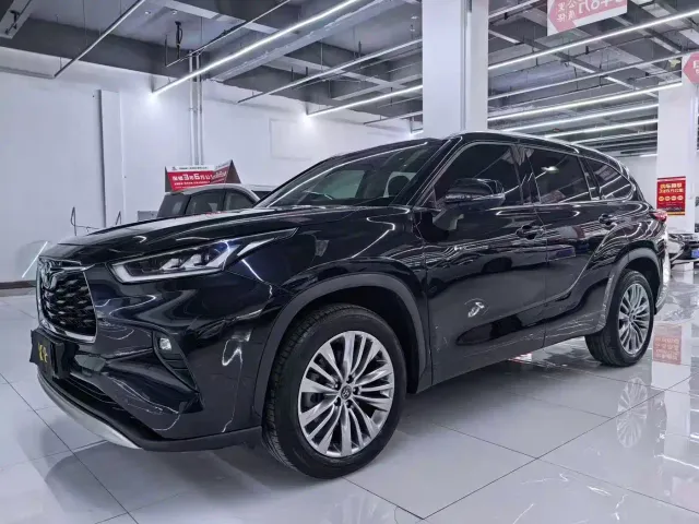 Toyota Highlander — Фото автомобиля 3