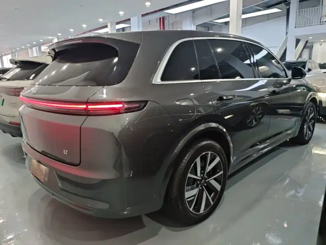 Li Auto L7 — Фото автомобиля 6
