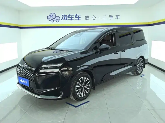 Фотография автомобиля — Wuling Starlight 730