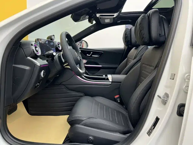 Mercedes-Benz C-Class — Фото автомобиля 16