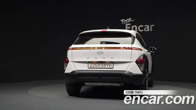 Hyundai Kona SX2 — Фото автомобиля 4