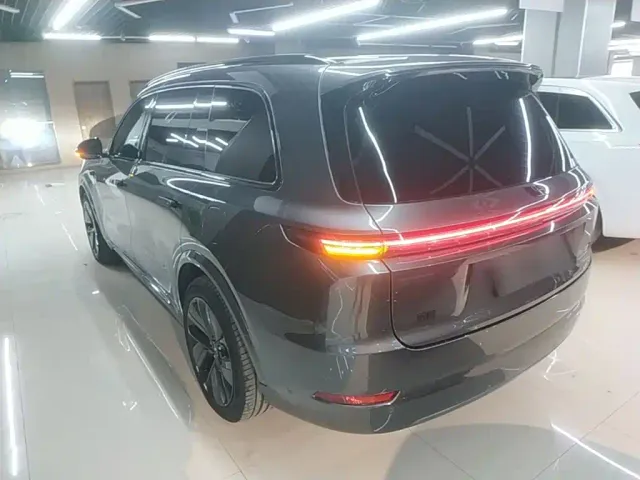 Li Auto L9 — Фото автомобиля 4