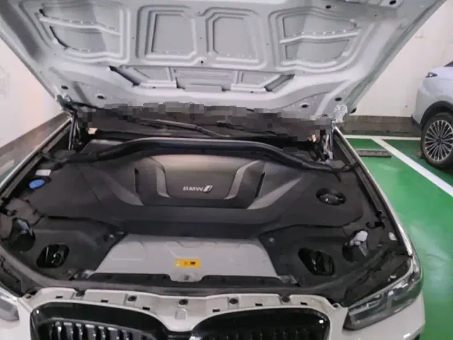 BMW iX3 — Фото автомобиля 3