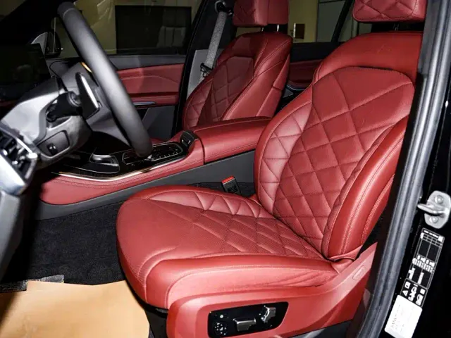 BMW BMW X5 2023 xDrive 40Li M Sport Black Night Package — Фото автомобиля 24