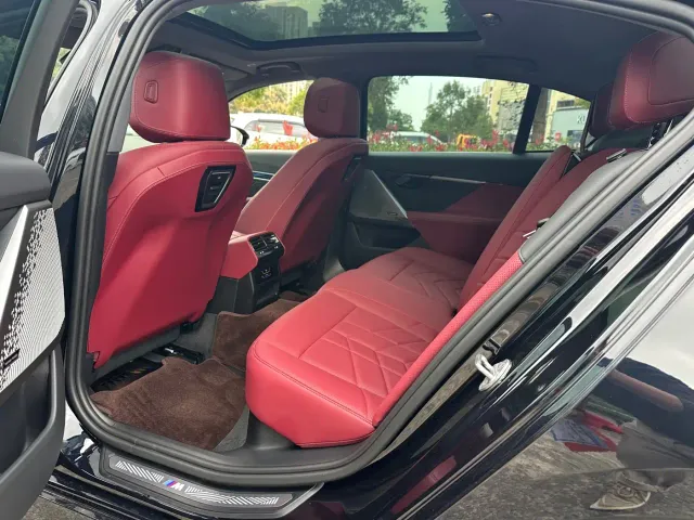 BMW 5 Series — Фото автомобиля 6