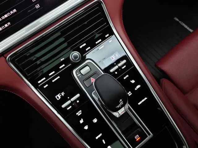 Porsche Panamera — Фото автомобиля 15