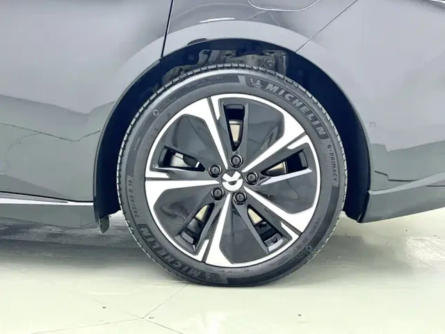 Nio ET5 Touring — Фото автомобиля 13