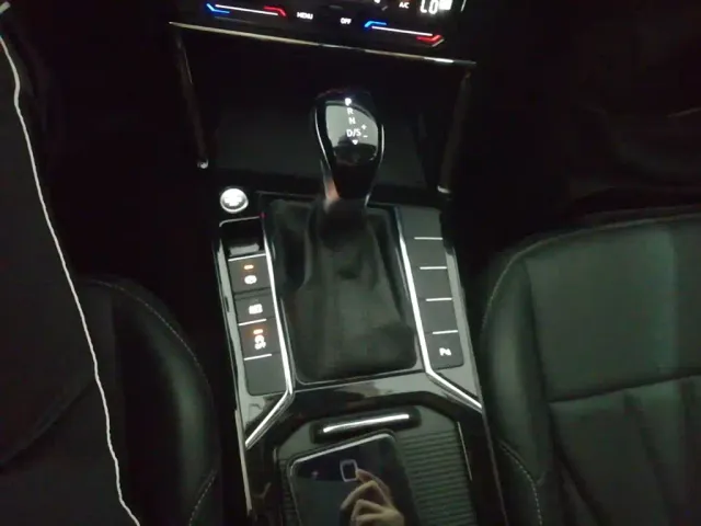 Volkswagen Passat — Фото автомобиля 13