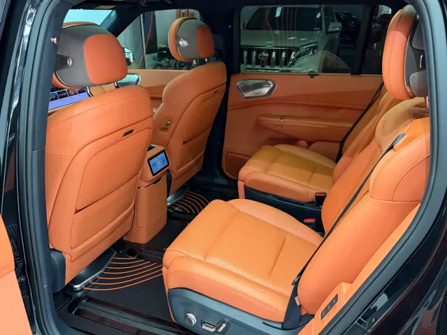 Lynk & Co 900 — Фото автомобиля 19