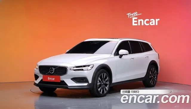 Фотография автомобиля — Volvo V60