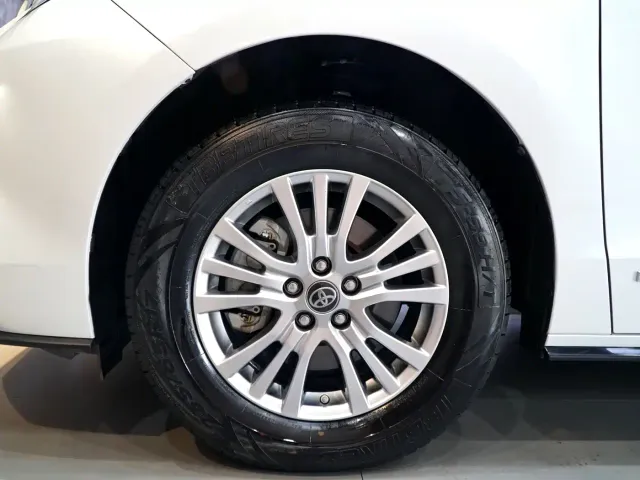Toyota Sienna — Фото автомобиля 25