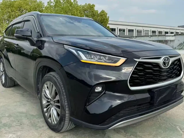 Toyota Highlander — Фото автомобиля 3