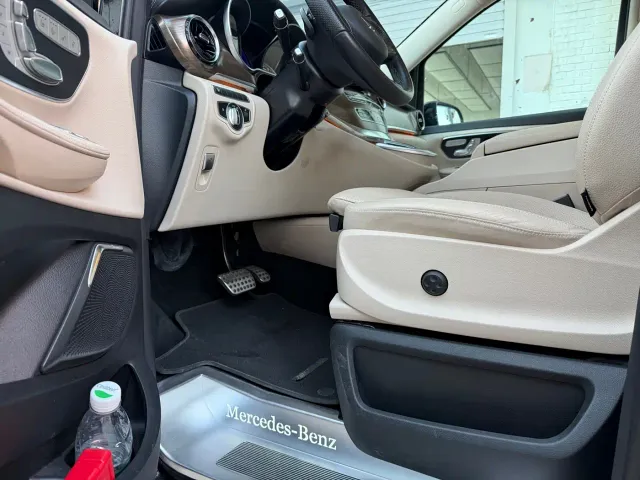 Mercedes-Benz V-Class — Фото автомобиля 12