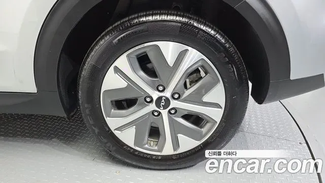 Kia Niro Niro Plus Air — Фото автомобиля 5