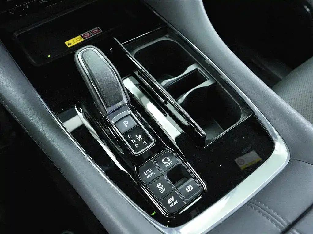 Toyota Alphard 2024 Hybrid 2.5L Prestige Edition — Фото автомобиля 10