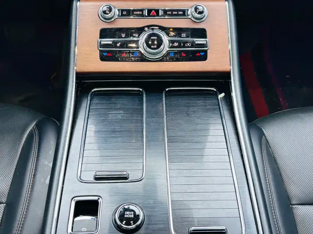 Lincoln Aviator — Фото автомобиля 14