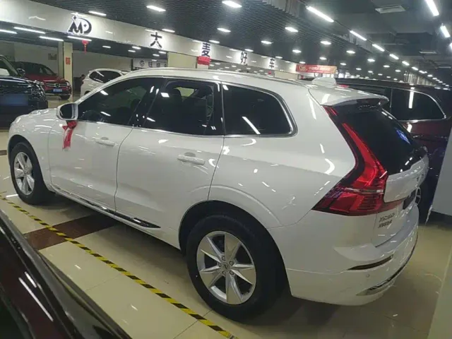 Volvo XC60 — Фото автомобиля 4