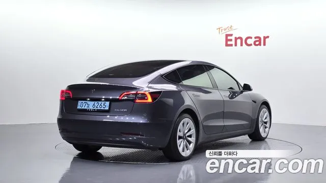 Фотография автомобиля — Tesla Model 3