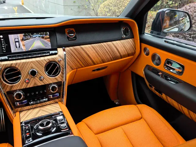 Rolls-Royce Cullinan — Фото автомобиля 10