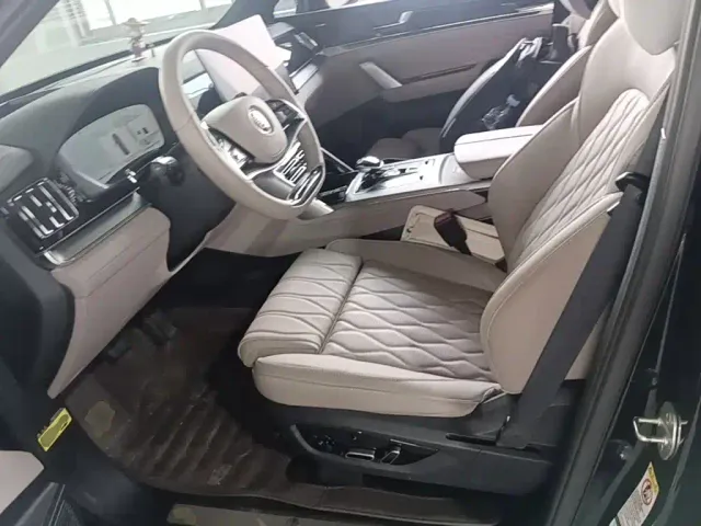 BYD Tang — Фото автомобиля 14