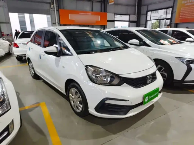 Honda Fit — Фото автомобиля 3