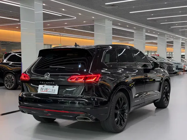 Volkswagen Touareg — Фото автомобиля 13