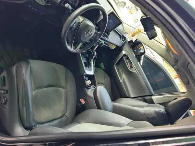 Toyota RAV4 — Фото автомобиля 9
