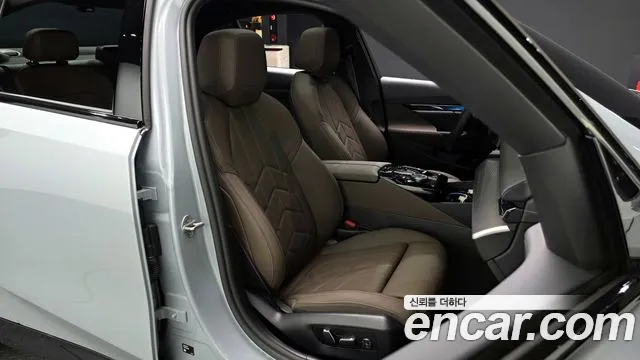 BMW 5-Series — Фото автомобиля 10