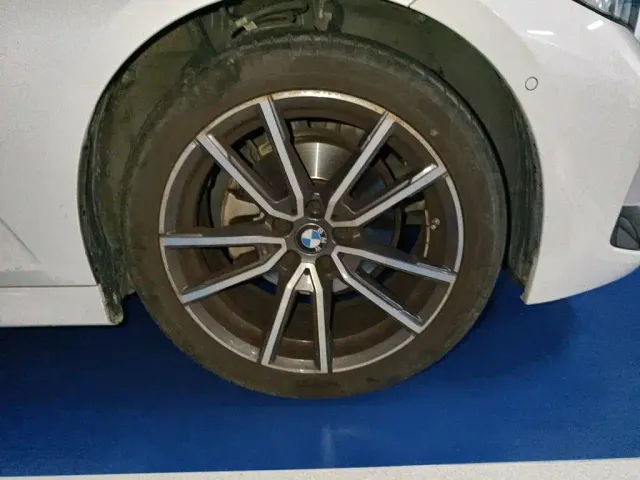 BMW 3 Series — Фото автомобиля 8