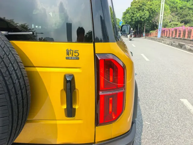 BYD FangChengBao Leopard 5 — Фото автомобиля 15