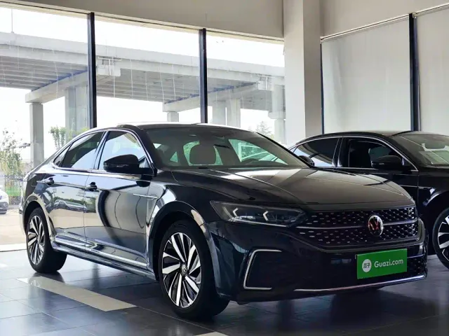 Volkswagen Passat — Фото автомобиля 3