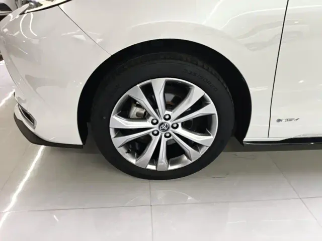 Toyota Sienna — Фото автомобиля 22