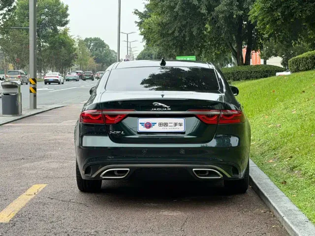 Jaguar XFL — Фото автомобиля 5