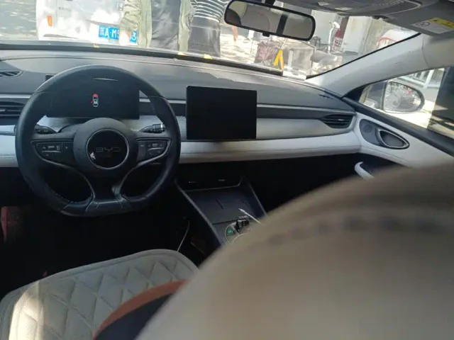 BYD Seal 05 DM-i — Фото автомобиля 12