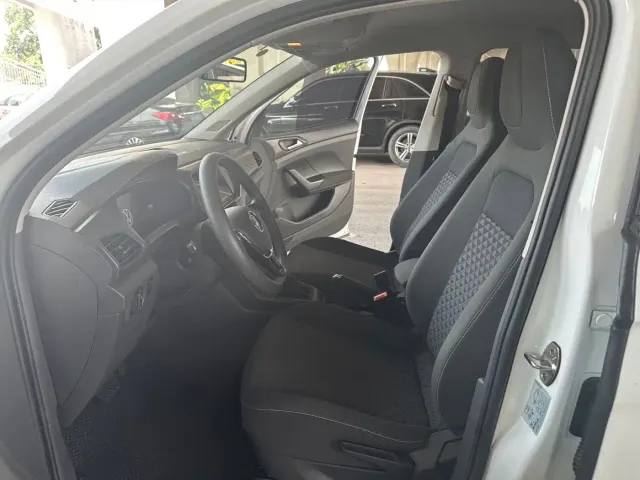 Volkswagen T-Cross — Фото автомобиля 8