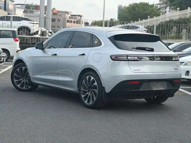 Aito M5 — Фото автомобиля 6