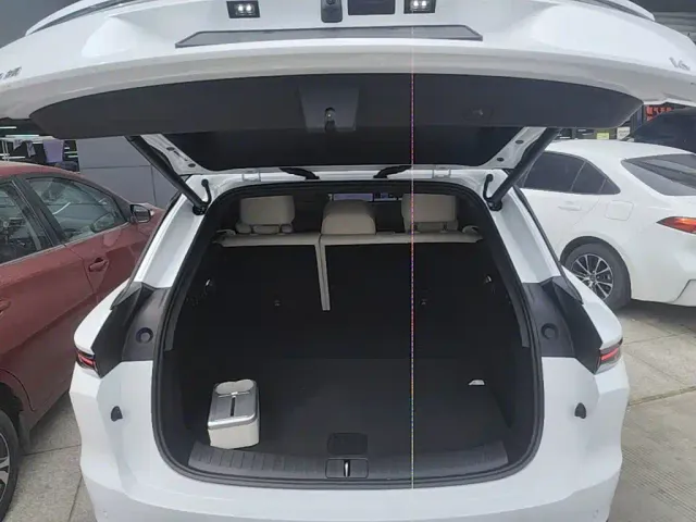Li Auto i6 — Фото автомобиля 18
