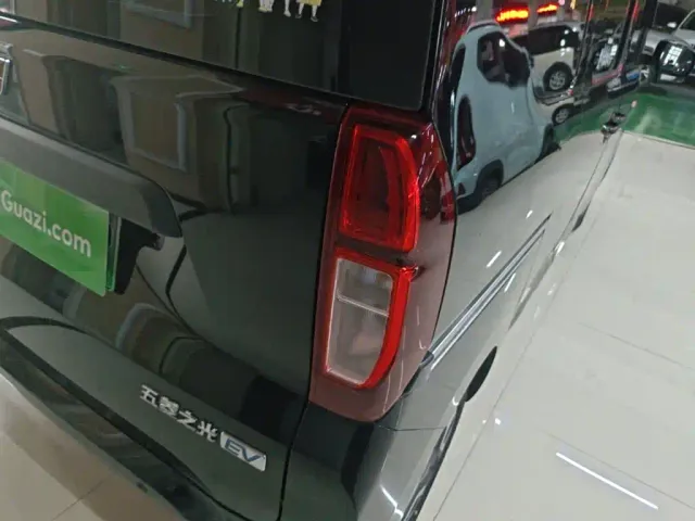 Wuling Zhiguang NEV — Фото автомобиля 7