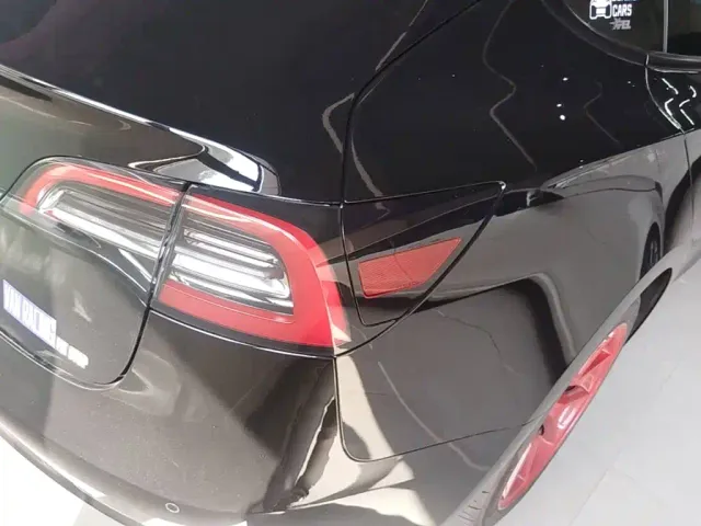 Tesla Model 3 — Фото автомобиля 7