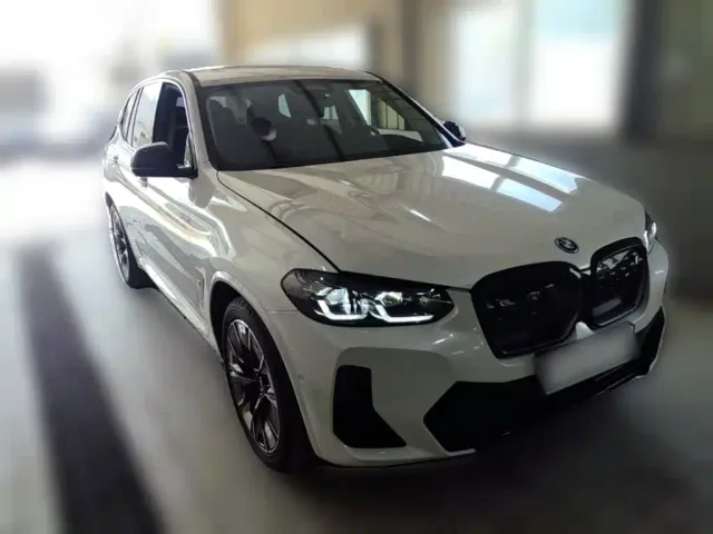 BMW iX3 — Фото автомобиля 5