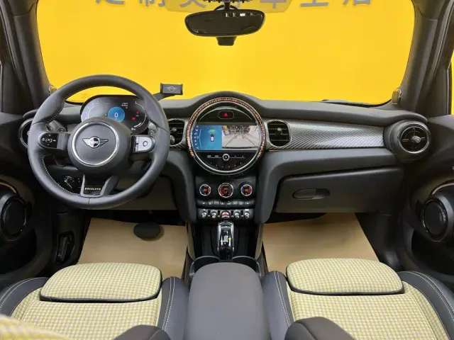 MINI Hatch — Фото автомобиля 9