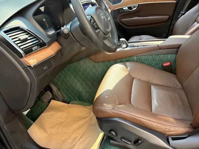 Volvo XC90 — Фото автомобиля 5