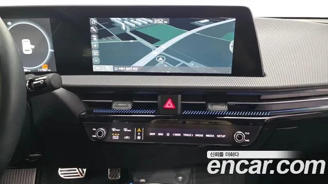 Kia EV6 — Фото автомобиля 11