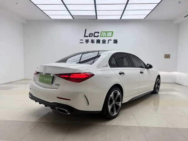 Mercedes-Benz C-Class — Фото автомобиля 4