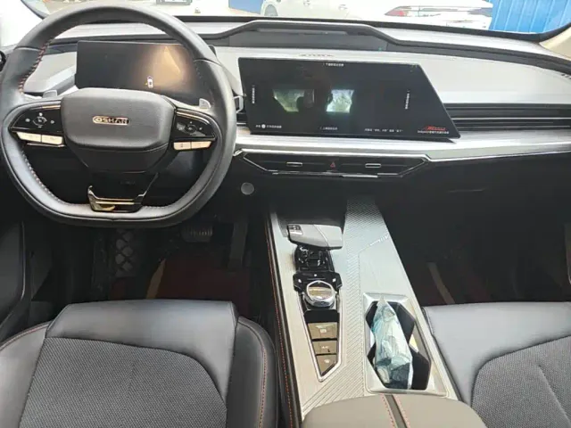 Changan Z6 — Фото автомобиля 11