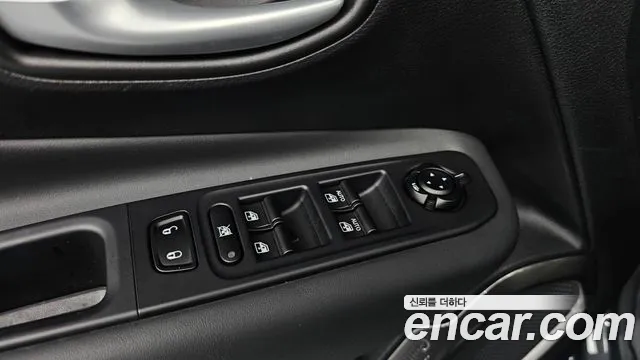 Jeep Renegade — Фото автомобиля 6
